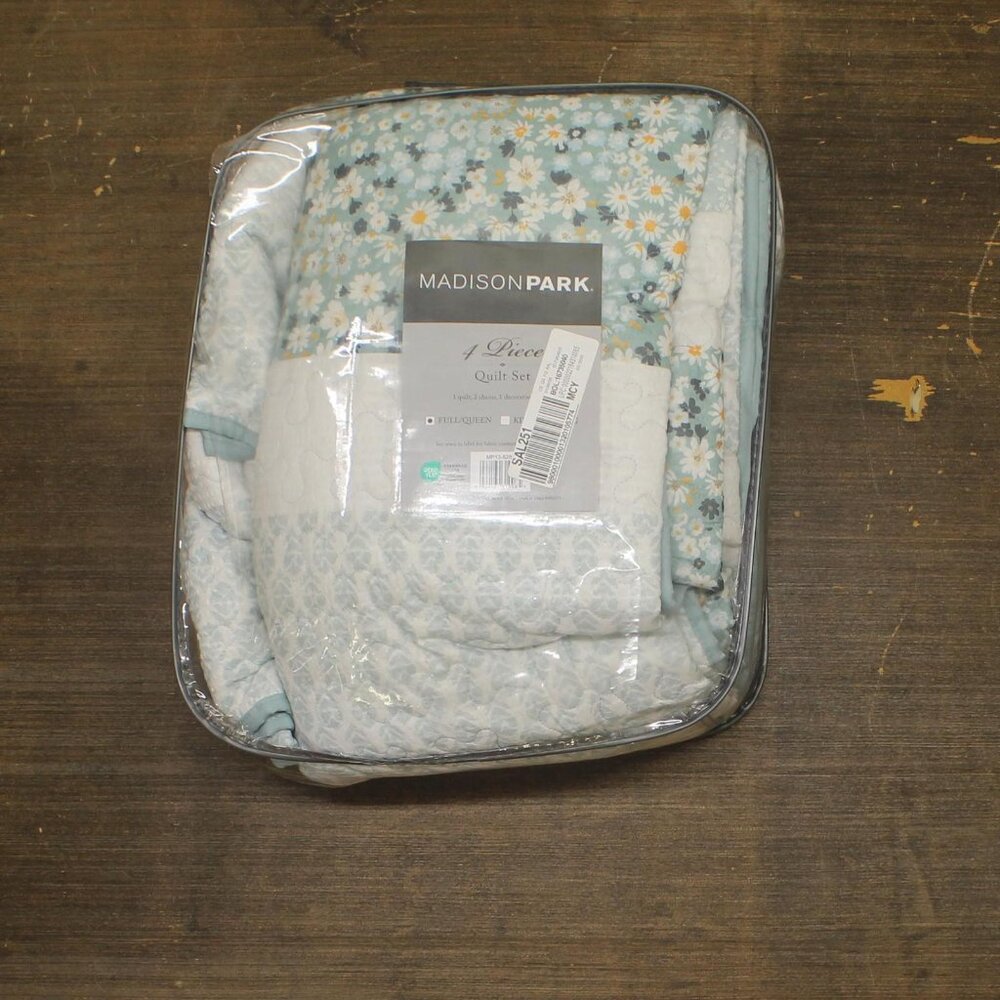 NEW Madison Park 4pc Tulia Seersucker Coverlet Set Aqua Blue Multi Full / Queen